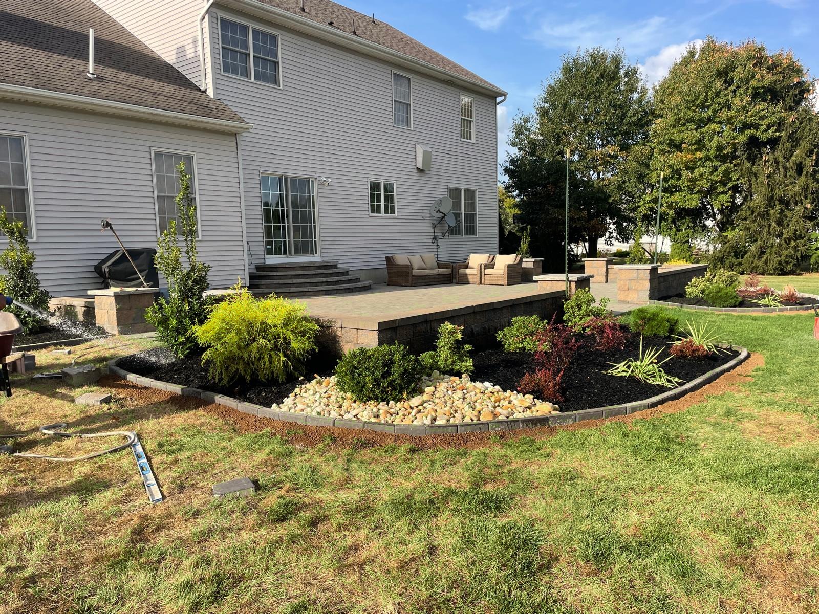 Outdoor living paver patio